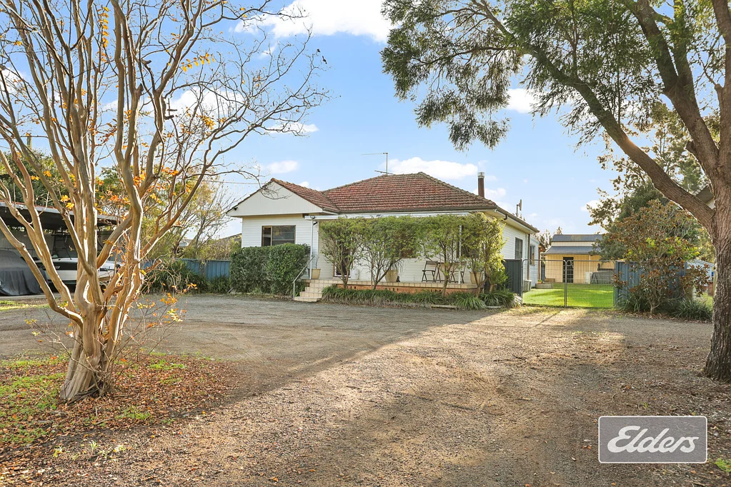 3 Bedroom House  In The Heart Of Pitt Town!