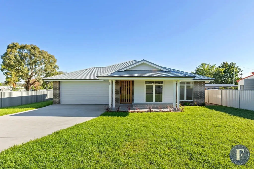 37 Brial Street, Boorowa, NSW 2586