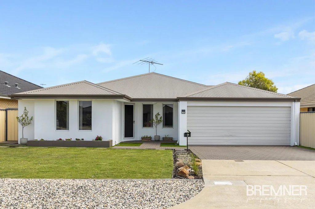 7 Shannon Pass, Bertram, WA 6167