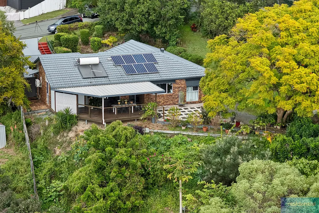 2 Hillside Crescent, Edens Landing, QLD 4207