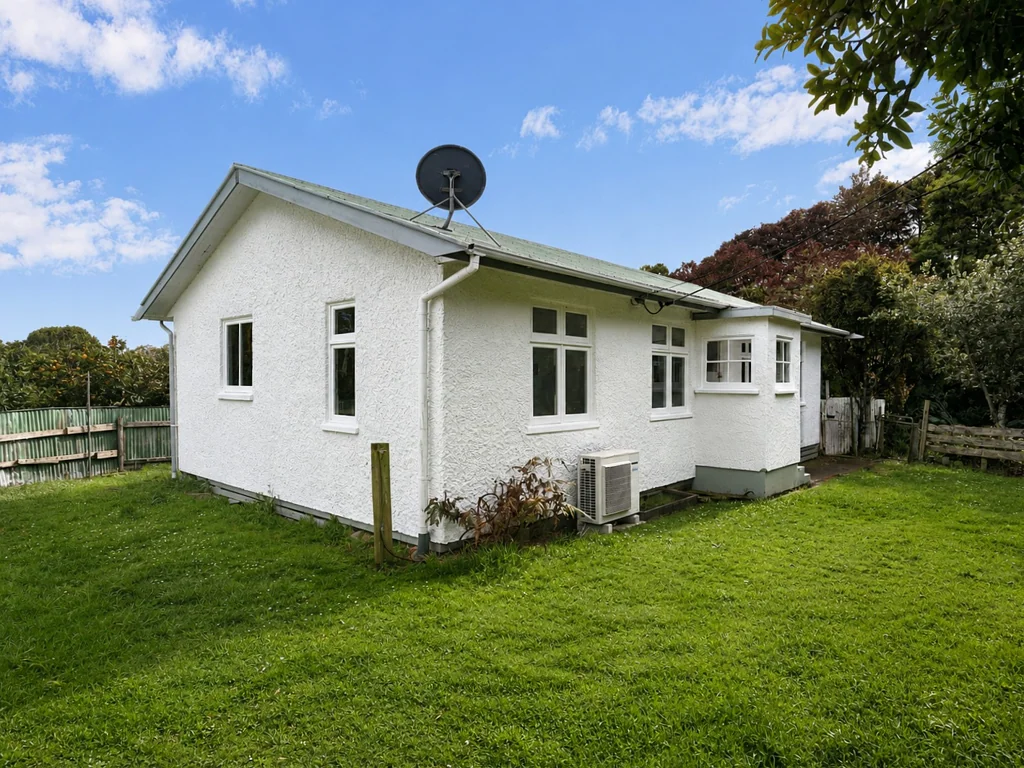 Okato, 3 bedrooms