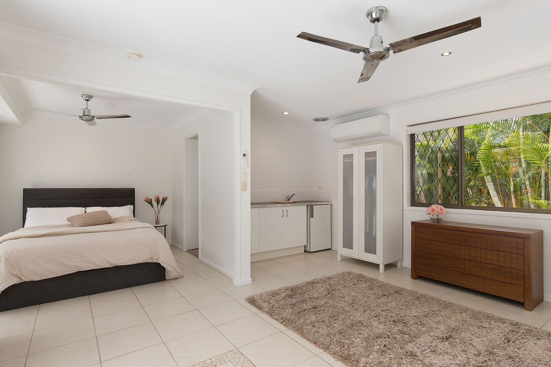 25 APIA AV, CLEAR ISLAND WATERS QLD 4226, 0 habitaciones, 0 baños, House