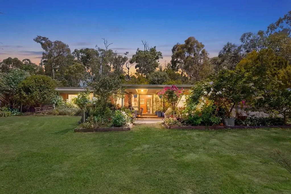 32 L L Road, Officer, VIC 3809