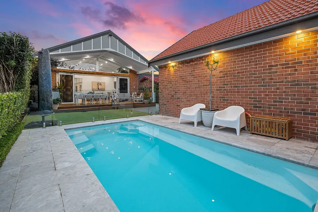 1 Warrah Street, Hamilton East, NSW 2303