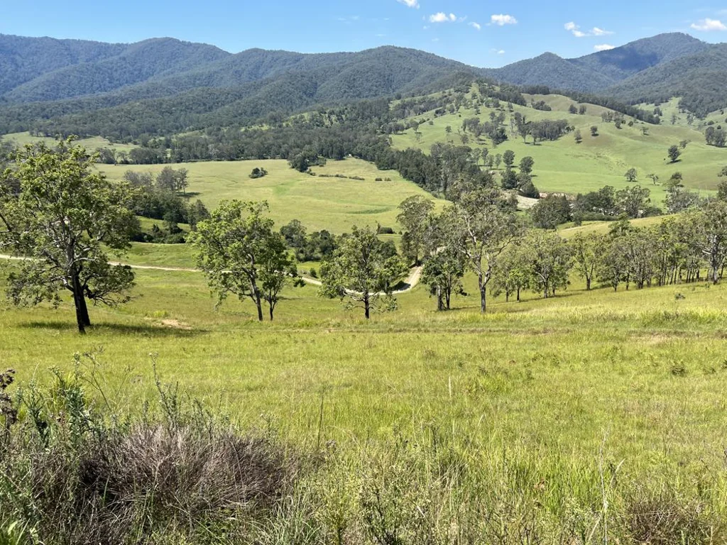 Comara  VALLEY VIEWS