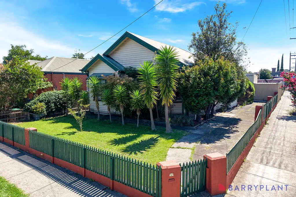 Northcote 4ห้องนอน "Stylish Period Home''