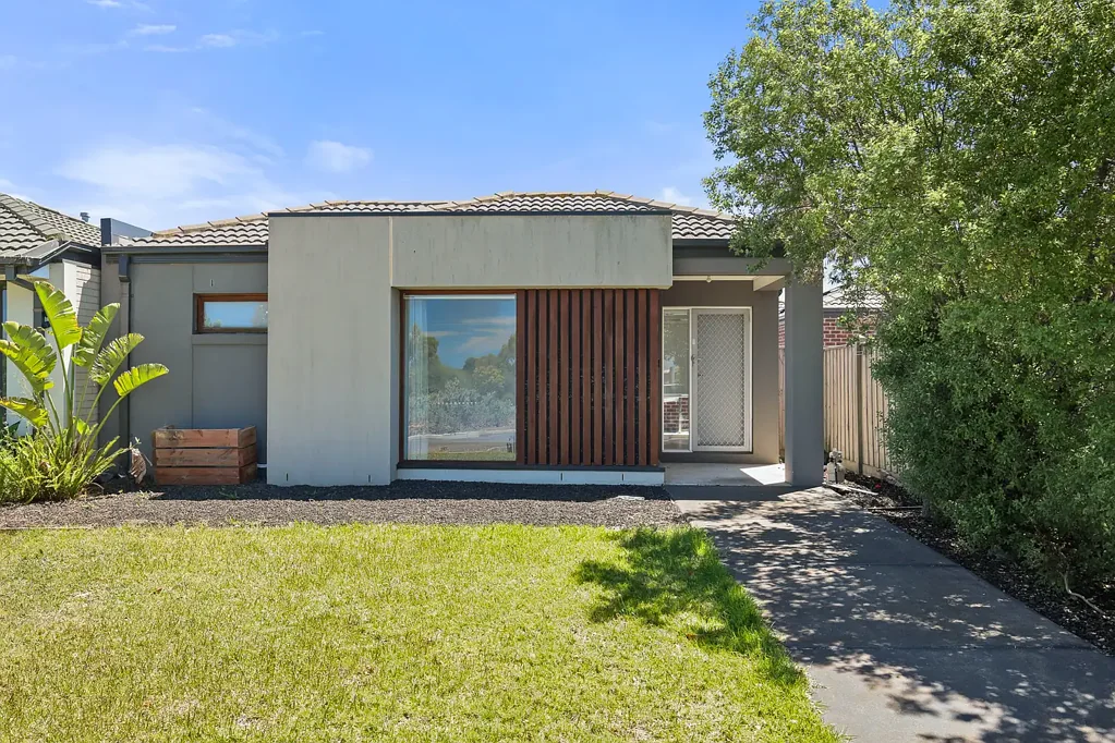 Modern Comfort in a Prime Beachside Location