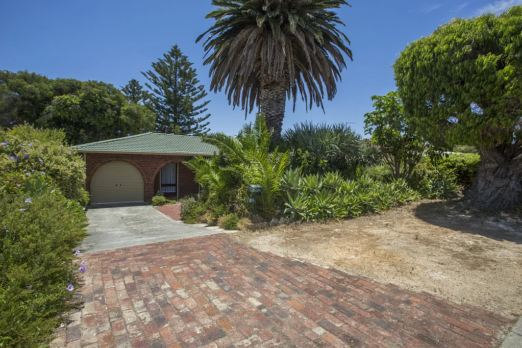 4 Clipper Place, Yanchep, WA 6035