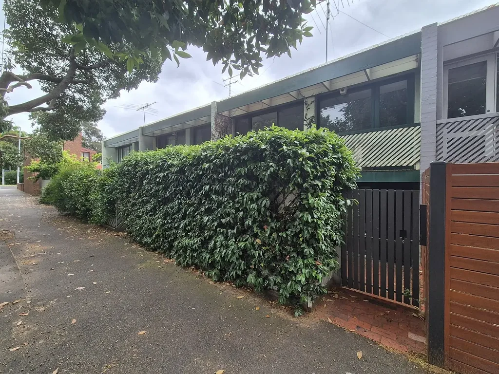 Quiet & Secure 3 Bedroom Townhouse
