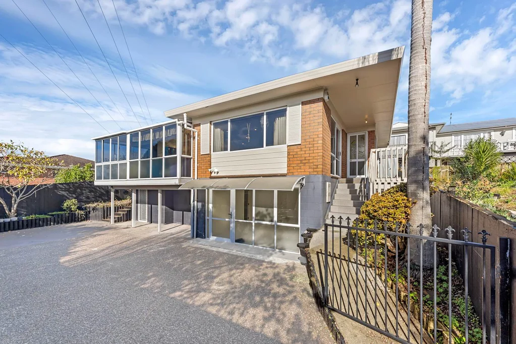 2/4 Fairlea Road, Te Atatu South, Waitakere City, Auckland