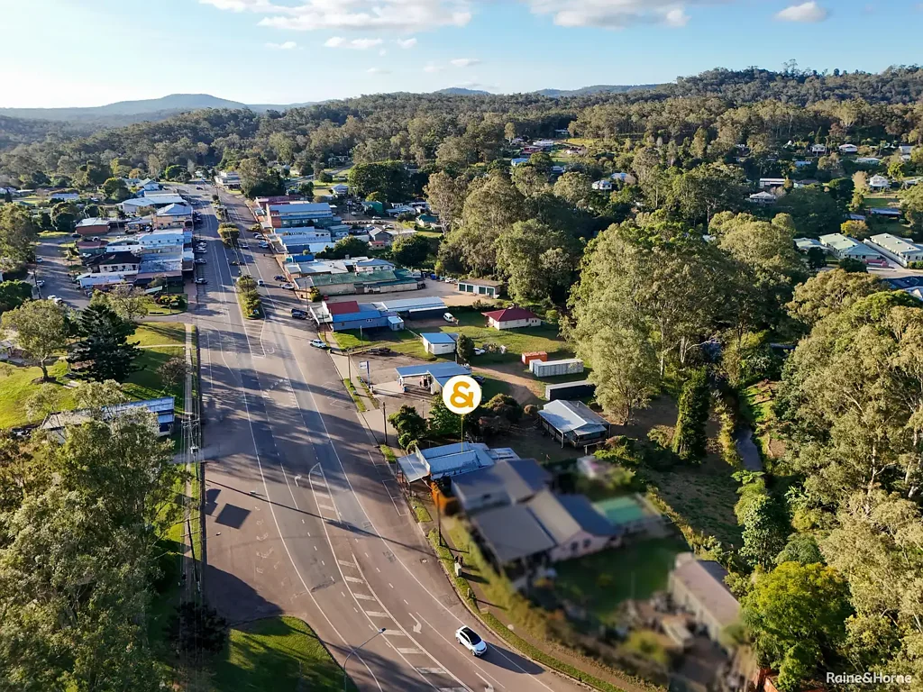 Ravenshoe 2Kwarto MAIN STREET OPPORTUNITY WITH RESIDENCE & COMMERCIAL SPACE