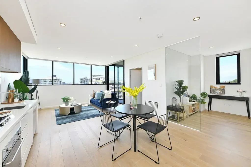 1 Bedroom + Study with Spectacular City Views!