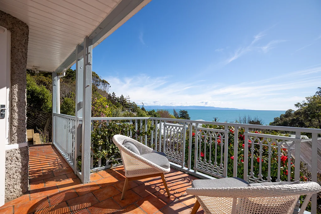 Glenduan 3 Bedroom Gorgeous coastal retreat with spectacular views