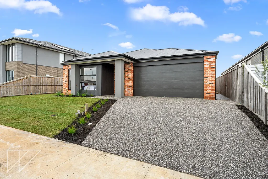 Warragul 4Phòng ngủ Stunning Brand-New Family Home in Prime Warragul Location