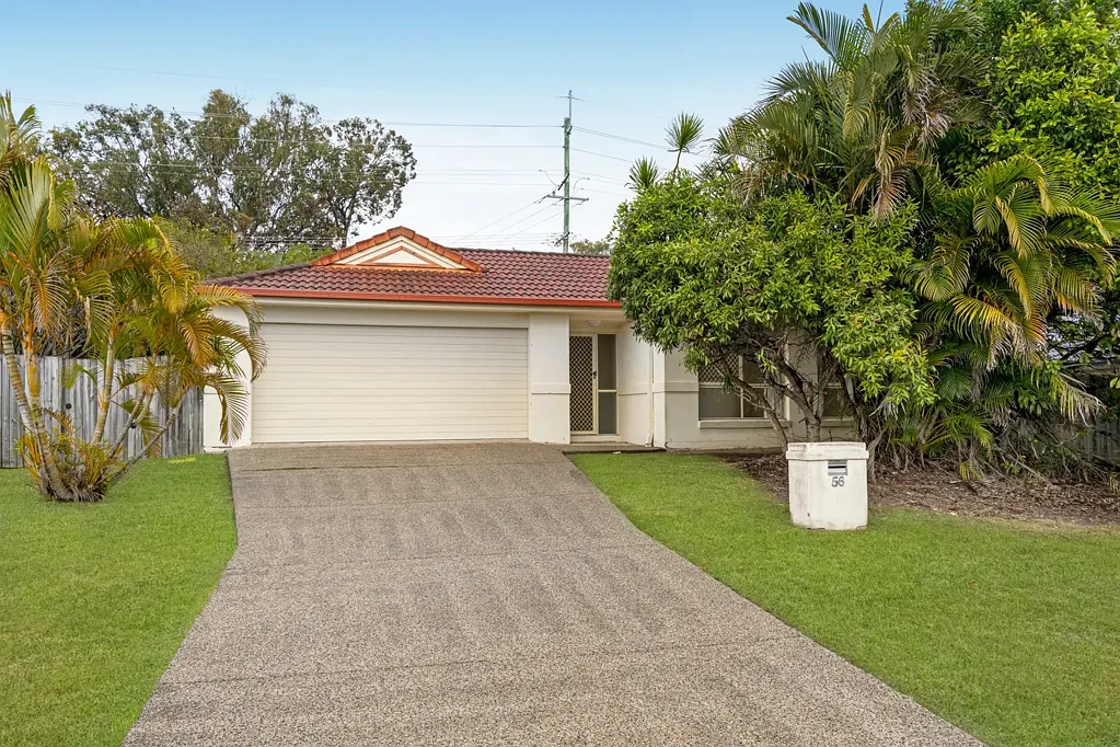 Deception Bay 4房 双居住潜力 宽敞生活区 主卧套间浴室 户外娱乐甲板 双车库全围栏庭院 近学校购物中心 安静死胡同 Spacious Dual Living Opportunity