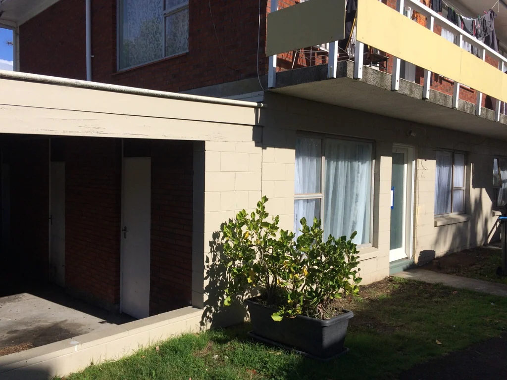 This two bedroom Unit on the ground floor offers