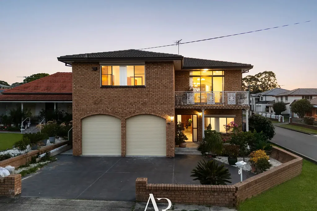 Beverly Hills 4ਬੈੱਡਰੂਮ Family Living Redefined: Spacious Double-Brick Home with Every Comfort