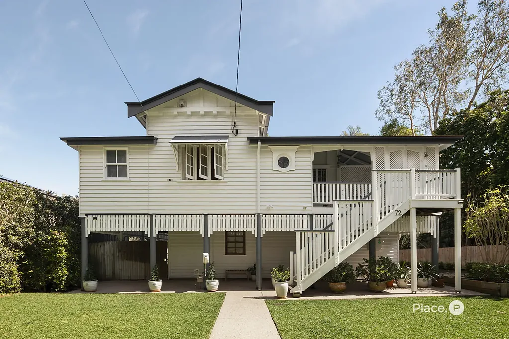 Norman Park 4 Slaapkamer Grand Family Queenslander in Prime Inner-City Location
