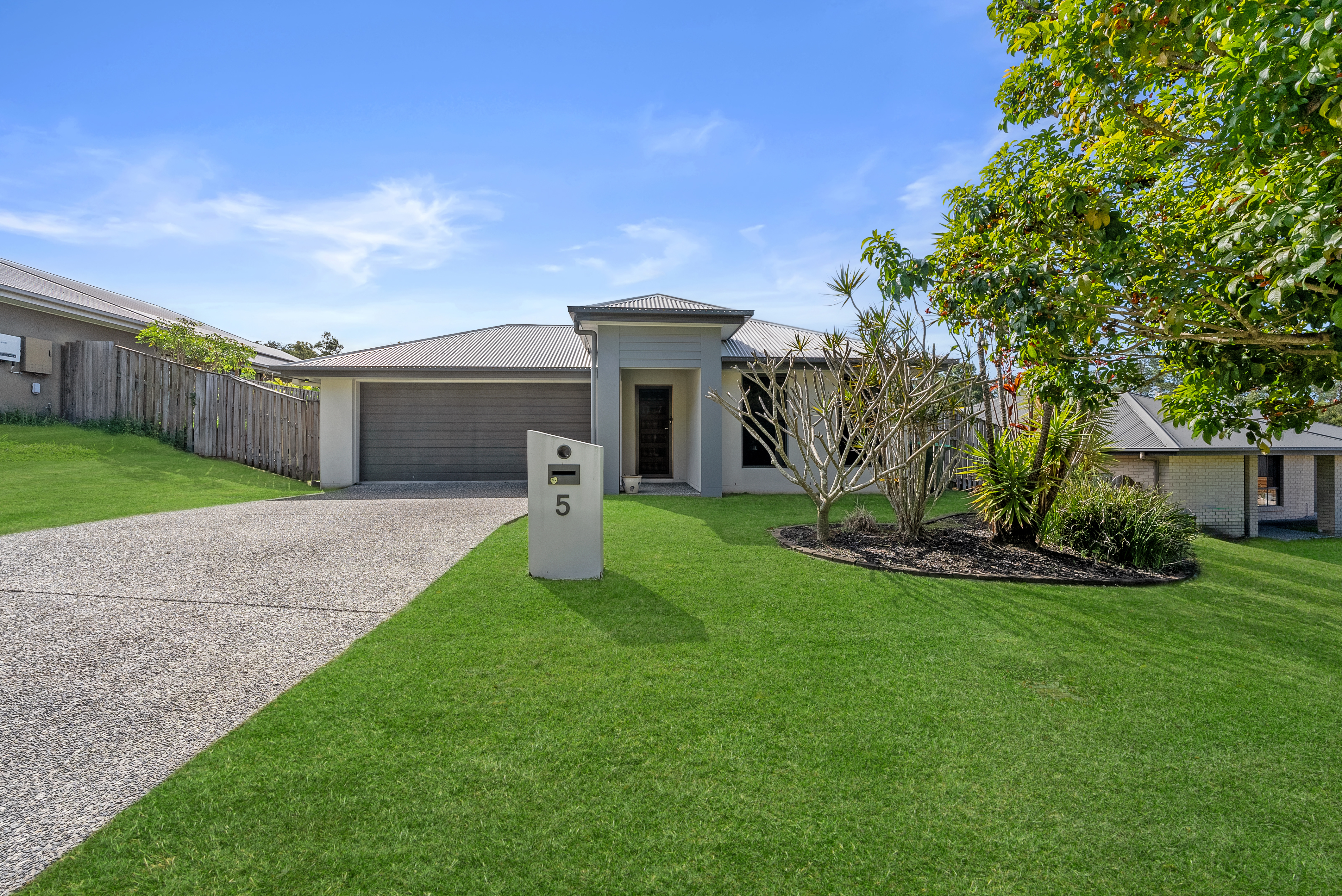 5 MORNING SUN CT, MAUDSLAND QLD 4210, 0 rūma, 0 rūma horoi, House