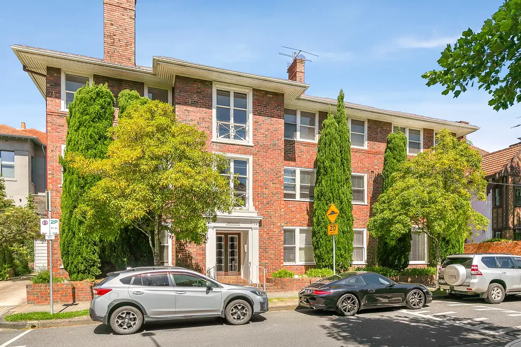 A Grand Art Deco Residence in the Heart of the Domain Precinct