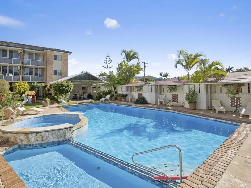 Coffs Harbour 2 Bedroom Top-Floor Coastal Retreat at this Beachside Location..