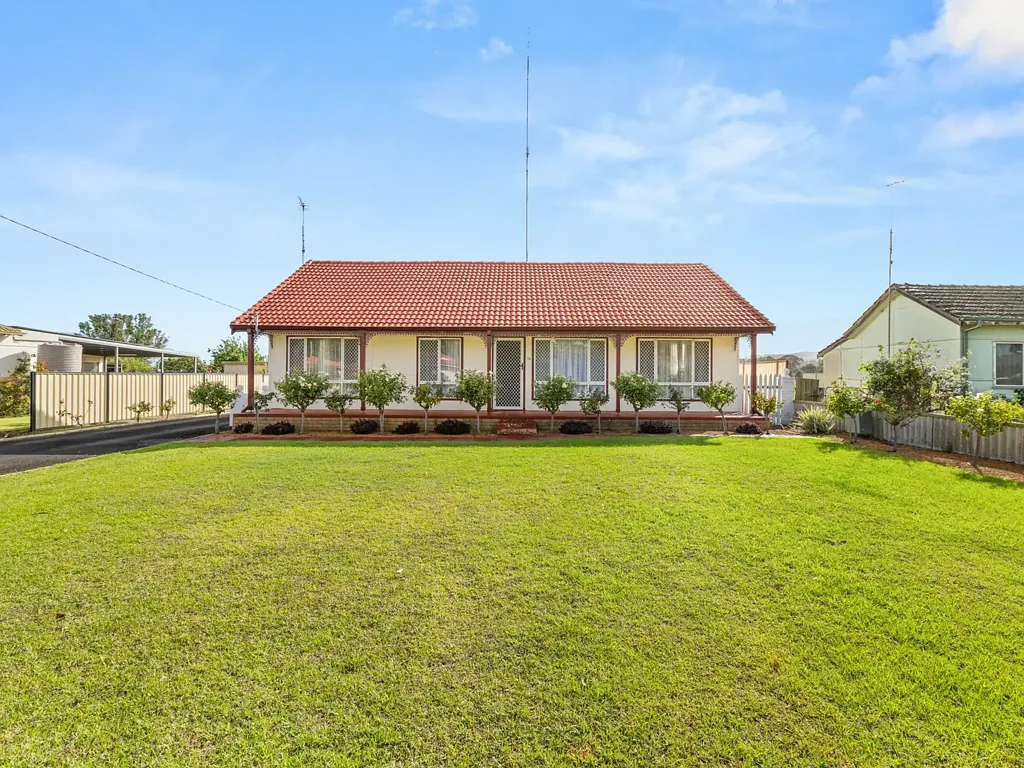 Harvey 3Zimmer Family comfort on a large block!