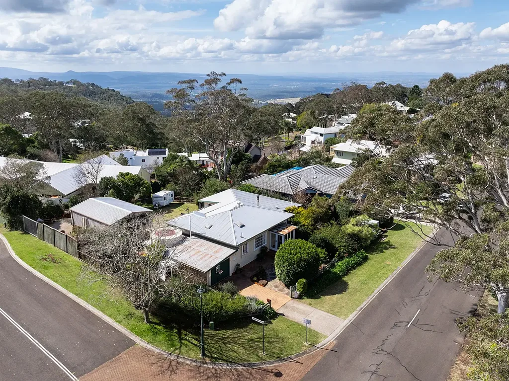 Prince Henry Heights 3ਬੈੱਡਰੂਮ "Eungella" Historic Charm, Iconic Views, Unmatched Potential