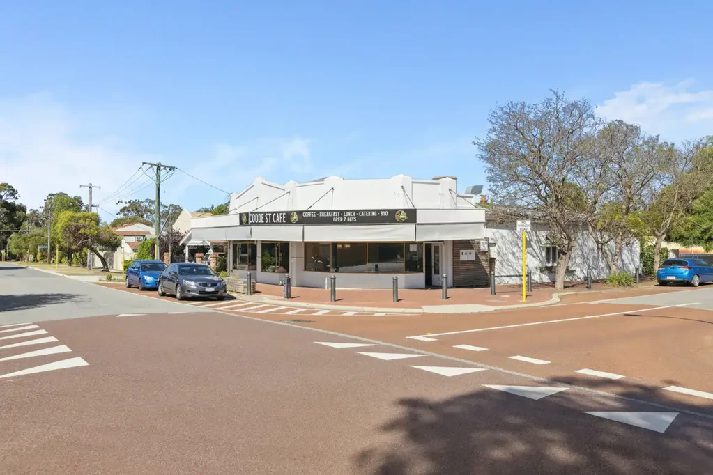 Mount Lawley 3બેડરૂમ Versatile Corner Property – Dwelling approved & Commercial - Live, work and play!!