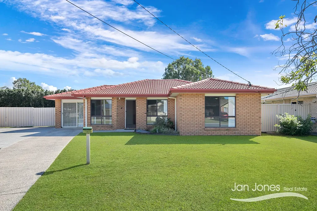 Kippa-Ring 3 Bedroom LARGE BLOCK - SIDE ACCESS- NEAT & TIDY HOME