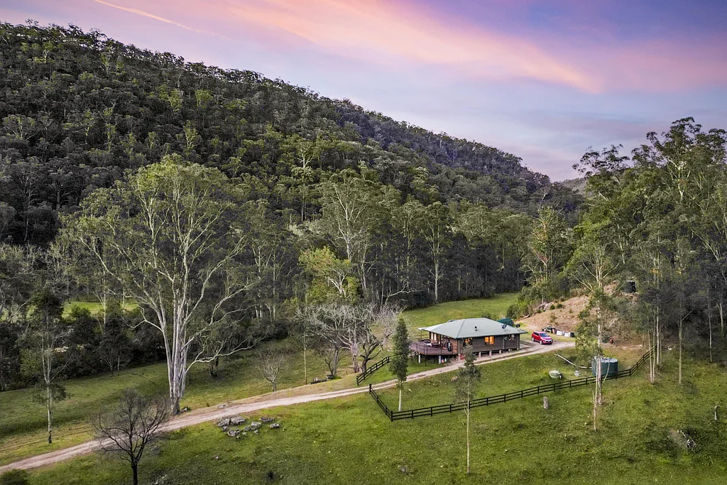 Webbs Creek 3침실 Where Valley Seclusion Meets Grand Scale