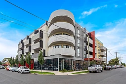 413/8 Webb Road, Airport West