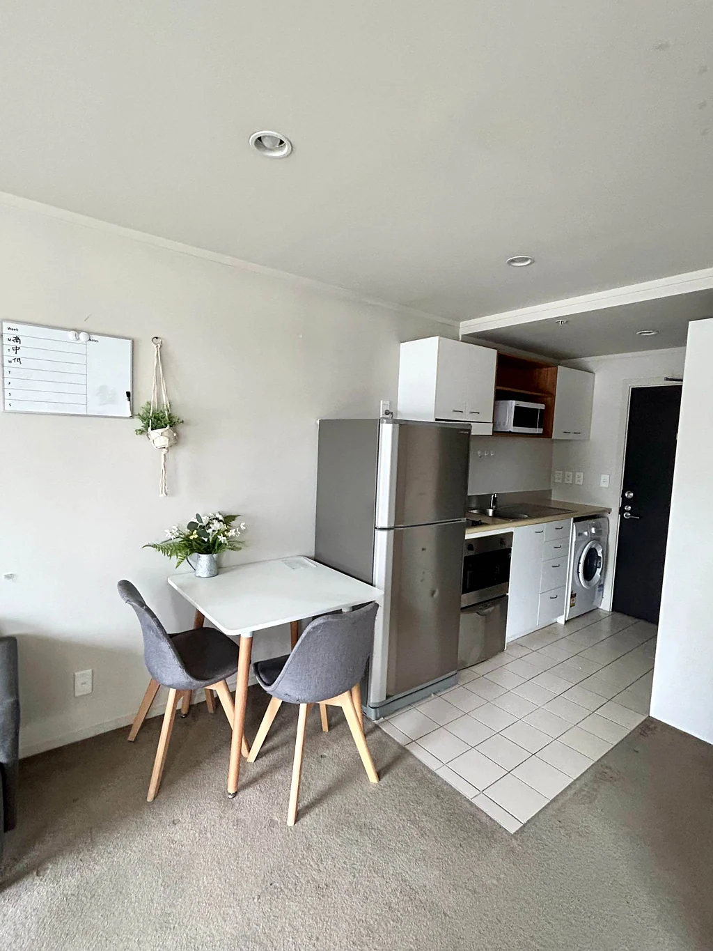 Fully furnished one-bedroom apartment in CBD!