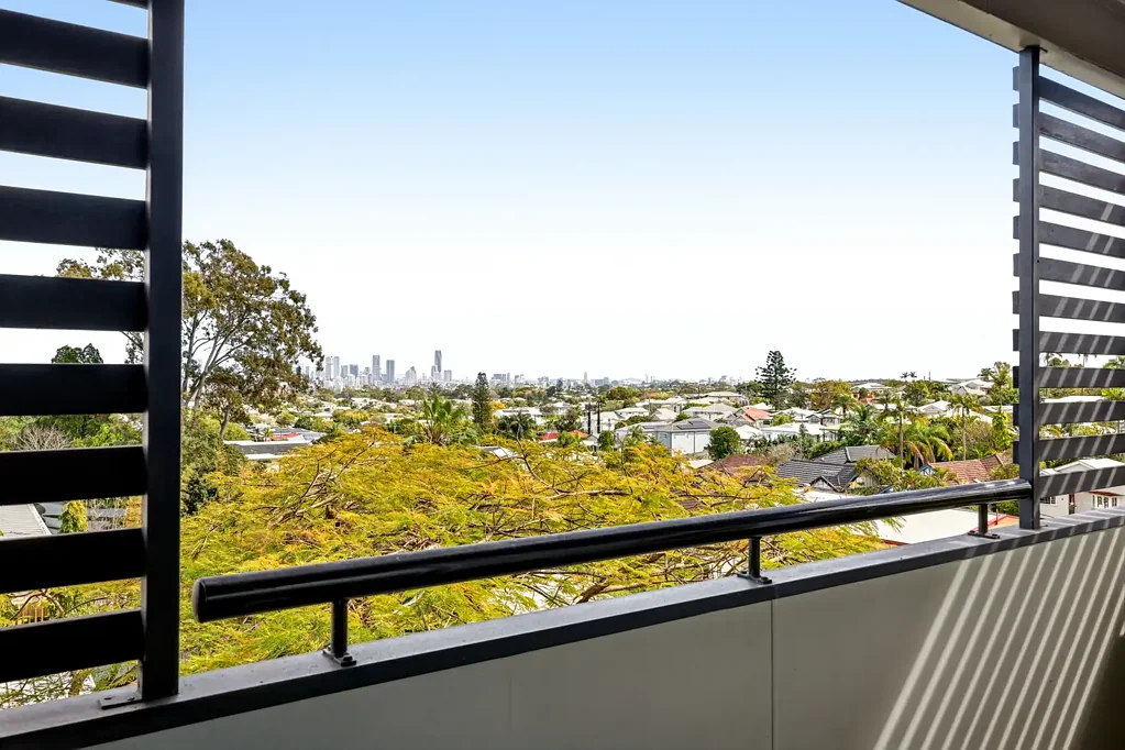 Camp Hill 4房 Camp Hill 优越联排别墅，坐拥城市景观 Prime Camp Hill Townhouse with City Views