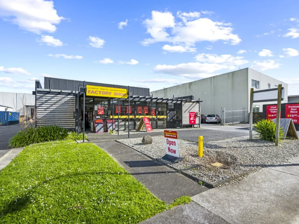 Pakuranga Standalone, split risk and serious upside