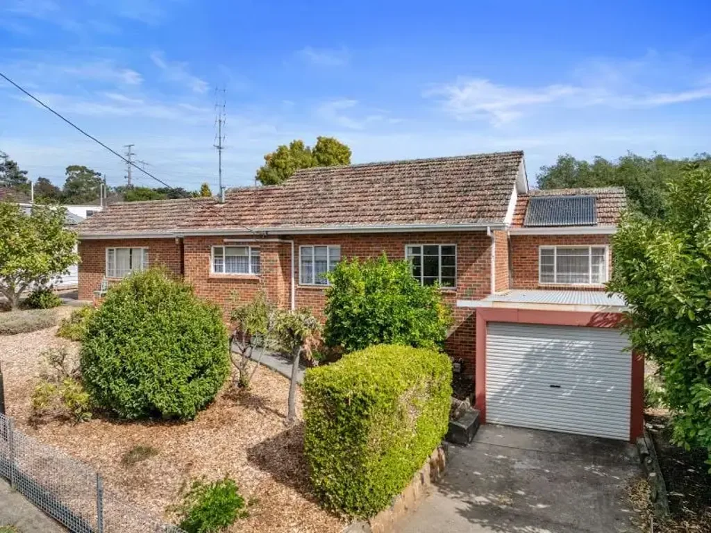 32 Blackmore Avenue, Leongatha, VIC 3953
