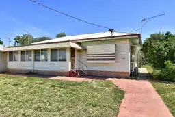 143 Crane Street, Longreach