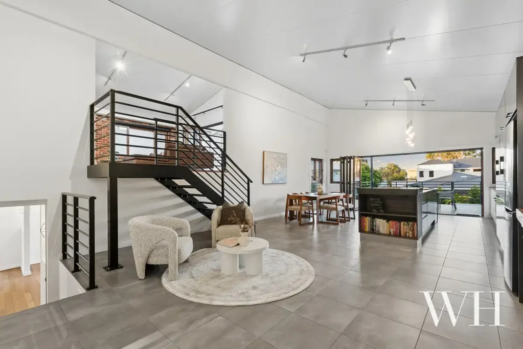 Attadale 5Habitaciones Retro Reimagined: Expansive Outlooks & Riverside Serenity