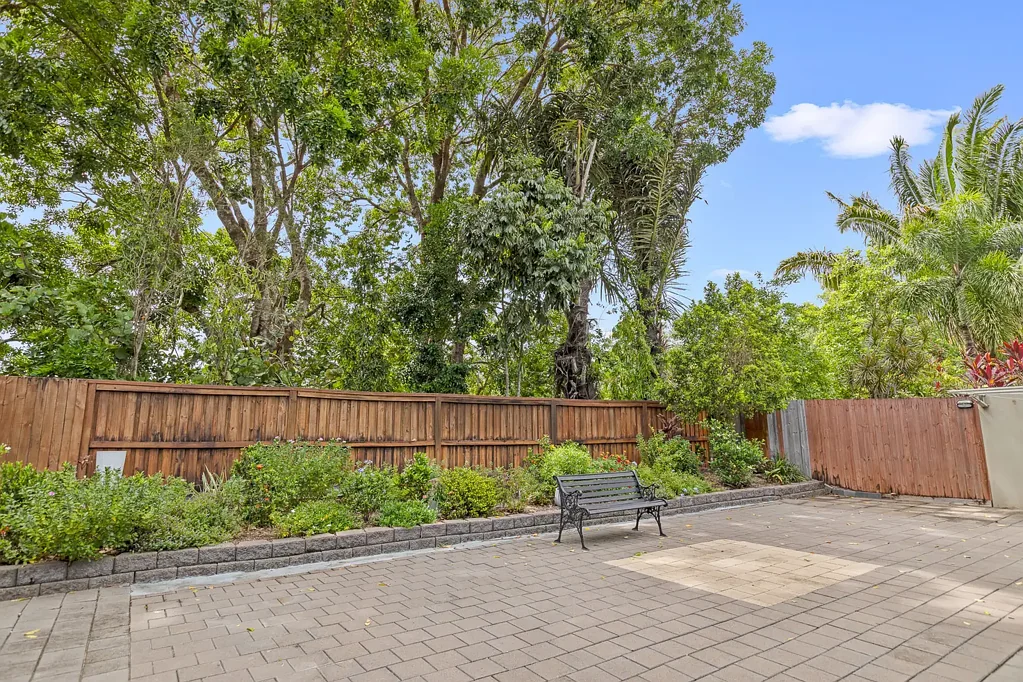 2/2 Michelia Street, Palm Cove, QLD 4879