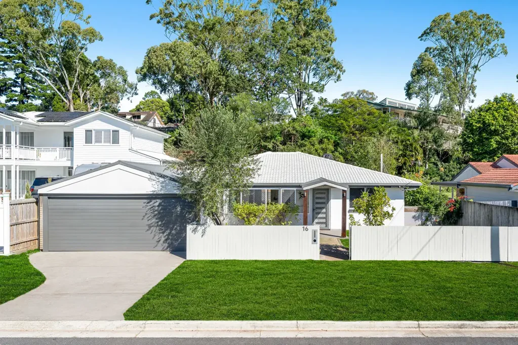 16 Ruth Street, Birkdale, QLD 4159