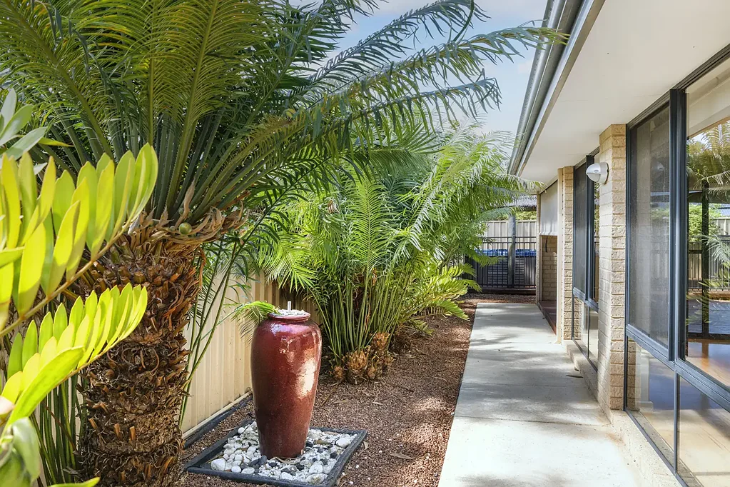 4 Stockyard Lane, Geographe, WA 6280