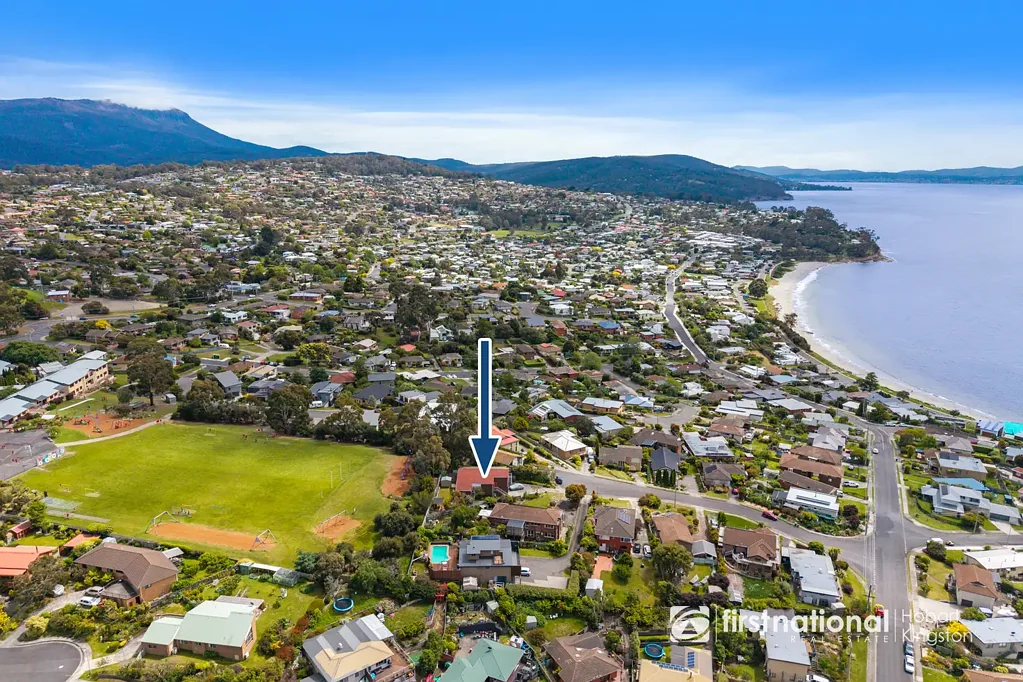 2/11 Kulgoa Place, Blackmans Bay, TAS 7052