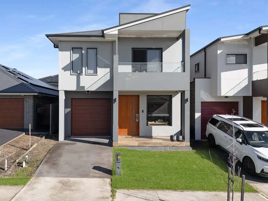 Oran Park 5غرفة نوم Luxury family living in the heart of Oran Park.