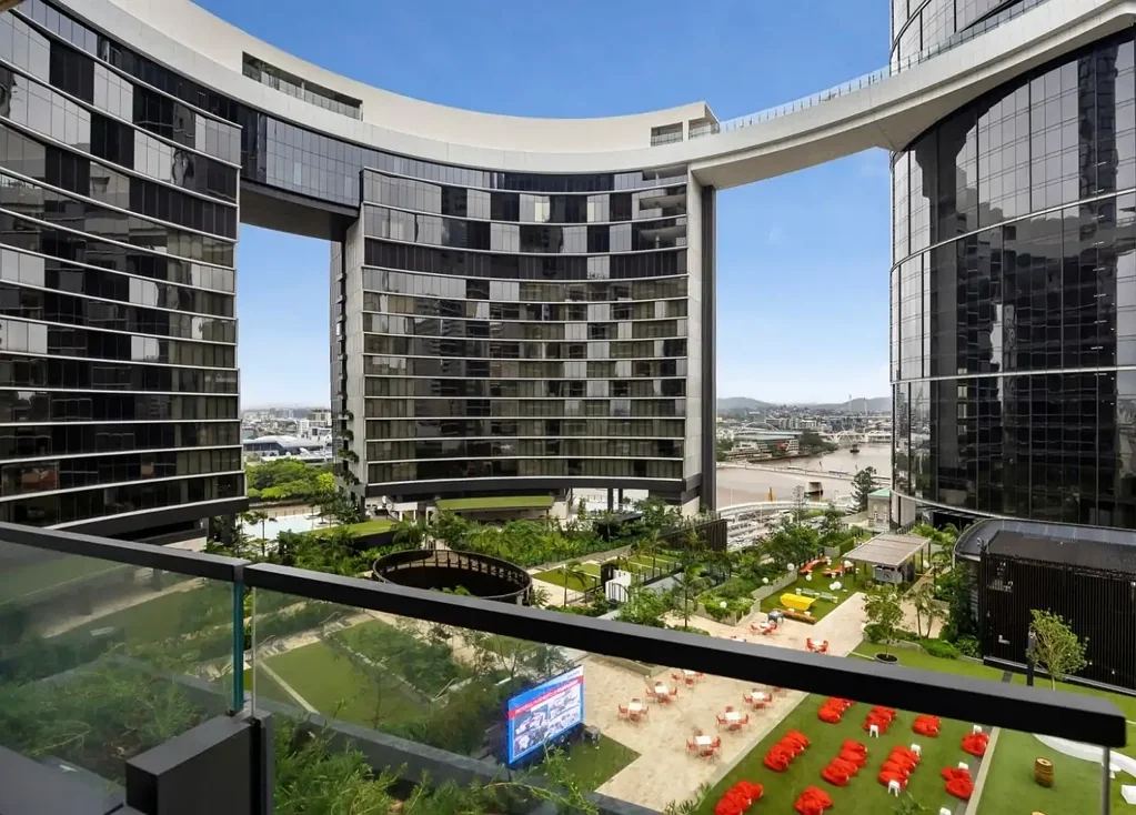 One Bedroom + Large Study | Must See Queens Wharf Residence