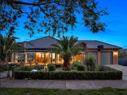 Craigieburn 6 Bedroom Entertainer's Paradise With Great Views