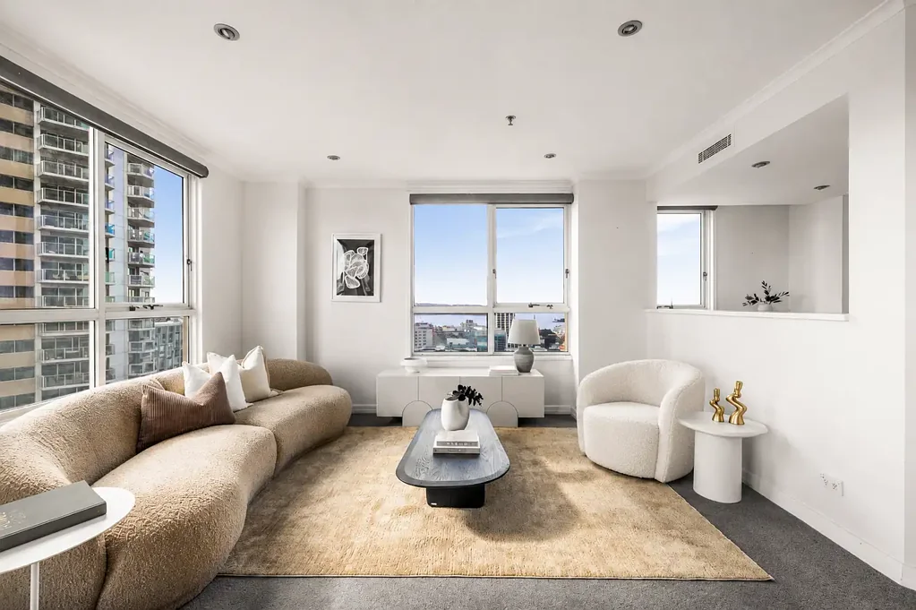 3-bedroom apartment with amazing Sydney views in 'Elan'