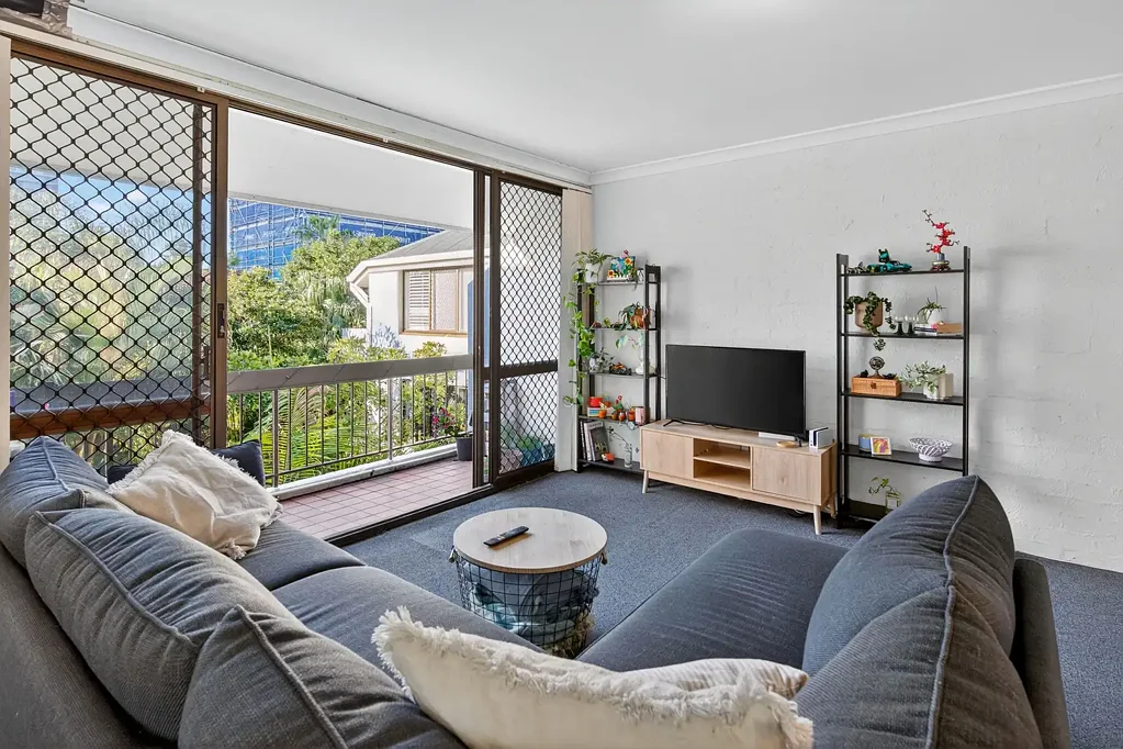 10/13 Federation Avenue, Broadbeach, QLD 4218