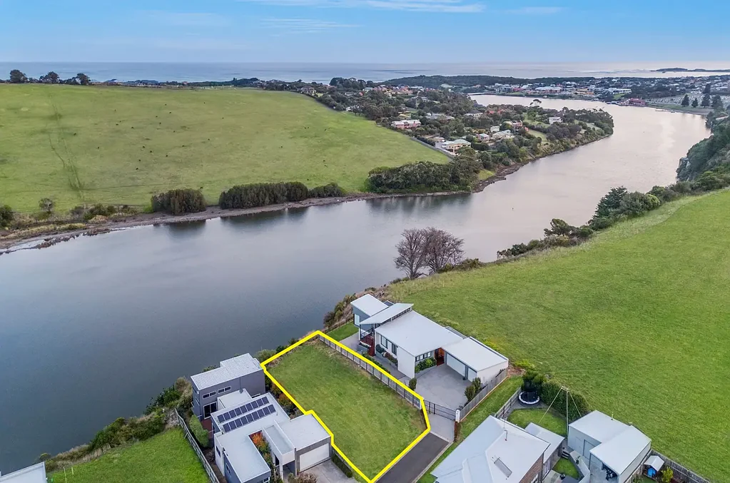 Warrnambool  Embrace Serenity: Your Dream Waterfront Escape Awaits at 88 Dobson Way!