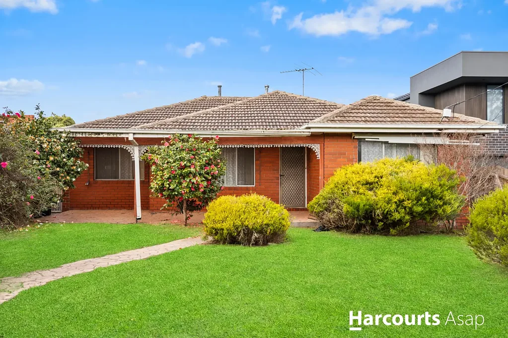 Dandenong North 4कमरा Big Block, Big Potential – The Perfect Family Home or Investment