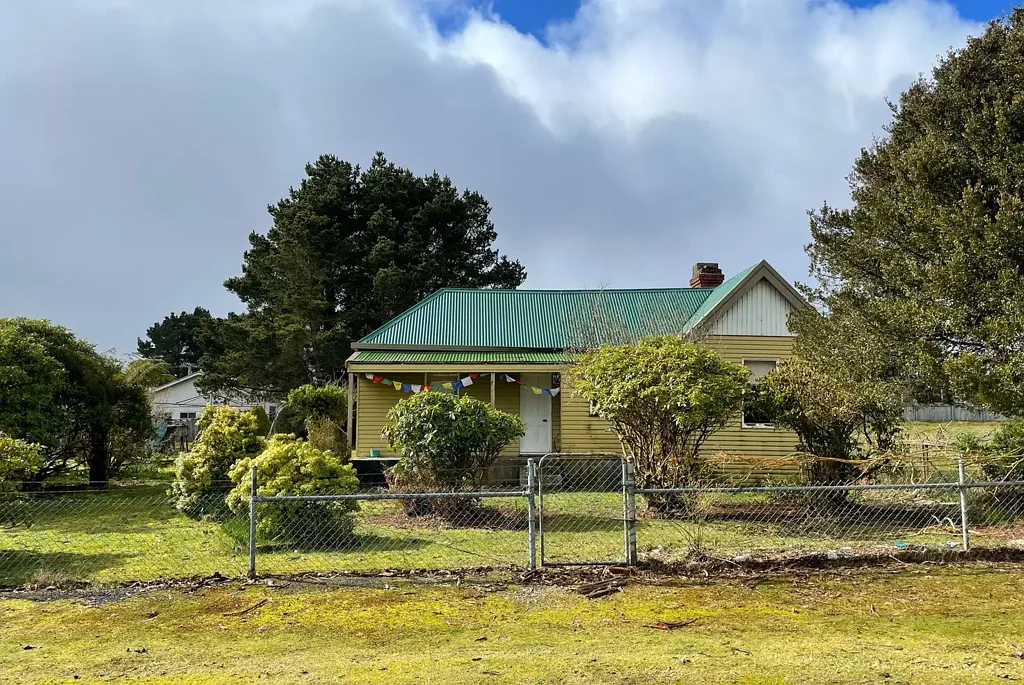 Waratah 4房  Escape to Your Own Piece of Paradise – 38 Vincent Street, Waratah