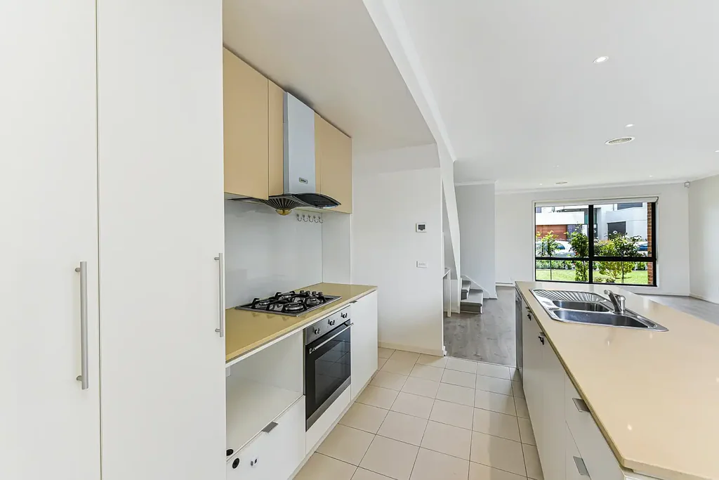 Stylish Three Bedroom Home in Prime Waverley Park Location